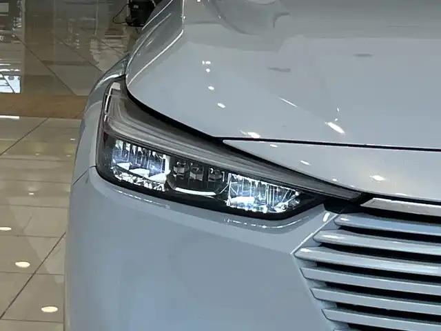 ホンダ ヴェゼル ハイブリッド e:HEV PLaY 埼玉県 2022(令4)年 3.8万km プレミアムサンライトホワイトパール ホンダセンシング/純正9インチコネクトディスプレイ/　　BT/フルセグ/カープレイ/バックカメラ/パワーバックドア/レーダークルーズコントロール/レーンキープアシスト/LEDヘッドライト/ハーフレザーシート/シートヒーター/純正18インチアルミホイール/パノラマルーフ/パドルシフト/ワイヤレス充電/オートブレーキホールド/ステアリングヒーター/ETC2.0/スマートキー/禁煙車