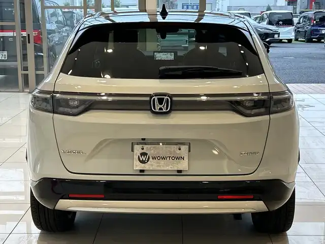 ホンダ ヴェゼル ハイブリッド e:HEV PLaY 埼玉県 2022(令4)年 3.8万km プレミアムサンライトホワイトパール ホンダセンシング/純正9インチコネクトディスプレイ/　　BT/フルセグ/カープレイ/バックカメラ/パワーバックドア/レーダークルーズコントロール/レーンキープアシスト/LEDヘッドライト/ハーフレザーシート/シートヒーター/純正18インチアルミホイール/パノラマルーフ/パドルシフト/ワイヤレス充電/オートブレーキホールド/ステアリングヒーター/ETC2.0/スマートキー/禁煙車