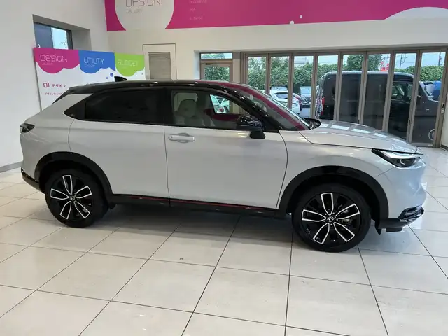 ホンダ ヴェゼル ハイブリッド e:HEV PLaY 埼玉県 2022(令4)年 3.8万km プレミアムサンライトホワイトパール ホンダセンシング/純正9インチコネクトディスプレイ/　　BT/フルセグ/カープレイ/バックカメラ/パワーバックドア/レーダークルーズコントロール/レーンキープアシスト/LEDヘッドライト/ハーフレザーシート/シートヒーター/純正18インチアルミホイール/パノラマルーフ/パドルシフト/ワイヤレス充電/オートブレーキホールド/ステアリングヒーター/ETC2.0/スマートキー/禁煙車