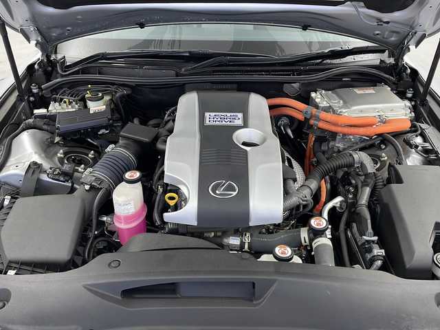 レクサス ＩＳ 300h バージョンL 栃木県 2020(令2)年 2.3万km シルバー セーフティセンス/・プリクラッシュセーフティ/・レーントレーシングアシスト/・レーンディパーチャーアラート/・ロードサインアシスト/・レーダークルーズコントロール/・オートマチックハイビーム/・先行車発進アラーム/・プロアクティブドライビングアシスト/・レーンチェンジアシスト/・緊急時操舵支援/禁煙車/純正メーカーナビ/本革シート/シートヒーター/シートクーラー/シートメモリ/ハンドルヒーター/パドルシフト/純正ドラレコ/オートライト/３眼ＬＥＤヘッドライト/オートエアコン/スマートキー/電動格納ミラー