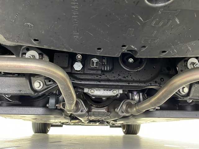 レクサス ＩＳ 300h バージョンL 栃木県 2020(令2)年 2.3万km シルバー セーフティセンス/・プリクラッシュセーフティ/・レーントレーシングアシスト/・レーンディパーチャーアラート/・ロードサインアシスト/・レーダークルーズコントロール/・オートマチックハイビーム/・先行車発進アラーム/・プロアクティブドライビングアシスト/・レーンチェンジアシスト/・緊急時操舵支援/禁煙車/純正メーカーナビ/本革シート/シートヒーター/シートクーラー/シートメモリ/ハンドルヒーター/パドルシフト/純正ドラレコ/オートライト/３眼ＬＥＤヘッドライト/オートエアコン/スマートキー/電動格納ミラー