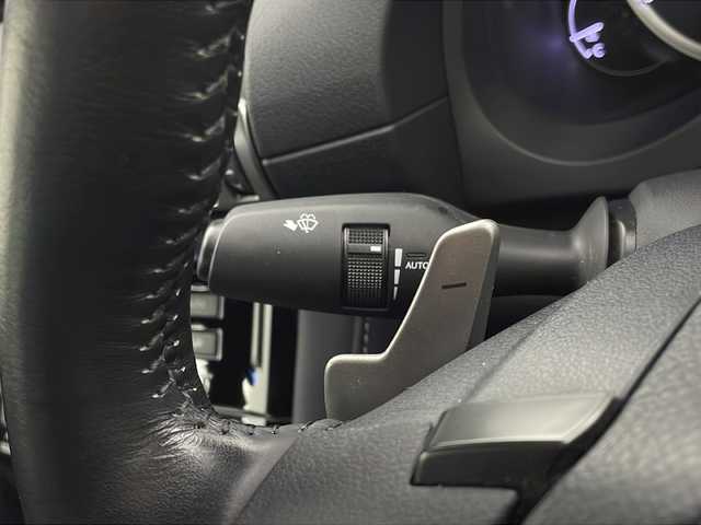 レクサス ＩＳ 300h バージョンL 栃木県 2020(令2)年 2.3万km シルバー セーフティセンス/・プリクラッシュセーフティ/・レーントレーシングアシスト/・レーンディパーチャーアラート/・ロードサインアシスト/・レーダークルーズコントロール/・オートマチックハイビーム/・先行車発進アラーム/・プロアクティブドライビングアシスト/・レーンチェンジアシスト/・緊急時操舵支援/禁煙車/純正メーカーナビ/本革シート/シートヒーター/シートクーラー/シートメモリ/ハンドルヒーター/パドルシフト/純正ドラレコ/オートライト/３眼ＬＥＤヘッドライト/オートエアコン/スマートキー/電動格納ミラー