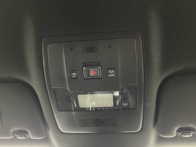 レクサス ＩＳ 300h バージョンL 栃木県 2020(令2)年 2.3万km シルバー セーフティセンス/・プリクラッシュセーフティ/・レーントレーシングアシスト/・レーンディパーチャーアラート/・ロードサインアシスト/・レーダークルーズコントロール/・オートマチックハイビーム/・先行車発進アラーム/・プロアクティブドライビングアシスト/・レーンチェンジアシスト/・緊急時操舵支援/禁煙車/純正メーカーナビ/本革シート/シートヒーター/シートクーラー/シートメモリ/ハンドルヒーター/パドルシフト/純正ドラレコ/オートライト/３眼ＬＥＤヘッドライト/オートエアコン/スマートキー/電動格納ミラー