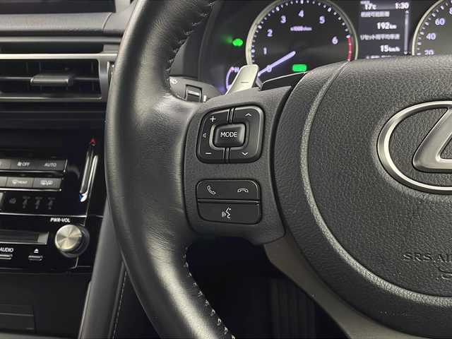 レクサス ＩＳ 300h バージョンL 栃木県 2020(令2)年 2.3万km シルバー セーフティセンス/・プリクラッシュセーフティ/・レーントレーシングアシスト/・レーンディパーチャーアラート/・ロードサインアシスト/・レーダークルーズコントロール/・オートマチックハイビーム/・先行車発進アラーム/・プロアクティブドライビングアシスト/・レーンチェンジアシスト/・緊急時操舵支援/禁煙車/純正メーカーナビ/本革シート/シートヒーター/シートクーラー/シートメモリ/ハンドルヒーター/パドルシフト/純正ドラレコ/オートライト/３眼ＬＥＤヘッドライト/オートエアコン/スマートキー/電動格納ミラー