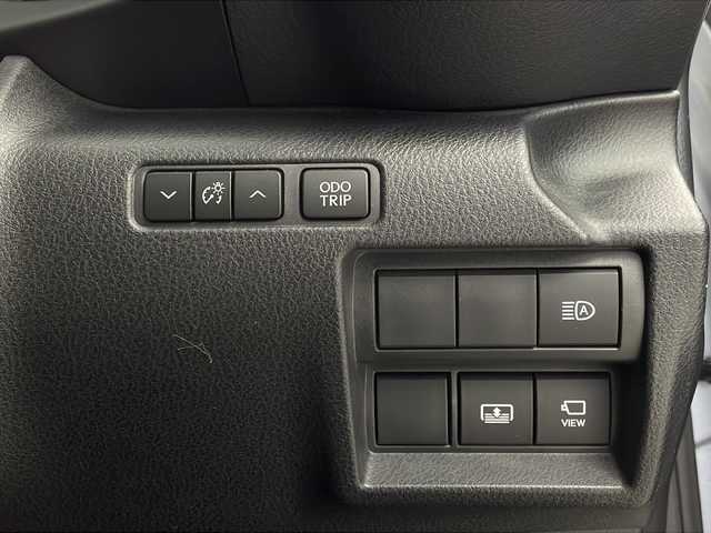 レクサス ＩＳ 300h バージョンL 栃木県 2020(令2)年 2.3万km シルバー セーフティセンス/・プリクラッシュセーフティ/・レーントレーシングアシスト/・レーンディパーチャーアラート/・ロードサインアシスト/・レーダークルーズコントロール/・オートマチックハイビーム/・先行車発進アラーム/・プロアクティブドライビングアシスト/・レーンチェンジアシスト/・緊急時操舵支援/禁煙車/純正メーカーナビ/本革シート/シートヒーター/シートクーラー/シートメモリ/ハンドルヒーター/パドルシフト/純正ドラレコ/オートライト/３眼ＬＥＤヘッドライト/オートエアコン/スマートキー/電動格納ミラー