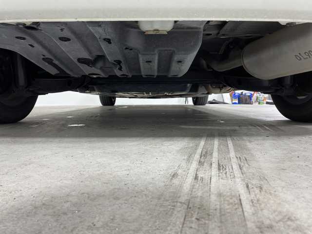 ホンダ フリード ハイブリット G ホンダセンシング 福岡県 2021(令3)年 4.2万km プラチナホワイトパール 純正9インチメモリナビ/・CD/DVD/BT/フルセグTV/・バックモニター/純正フリップダウンモニター/ホンダセンシング/両側パワースライドドア/ETC/ハーフレザーシート/・シートヒーター（D/N)/革巻きステアリング/・ステアリングリモコン/LED/・オートライト/スマートキー/・プッシュスタート/・スペアキー/純正15インチアルミホイール/純正フロアマット/純正ドアバイザー