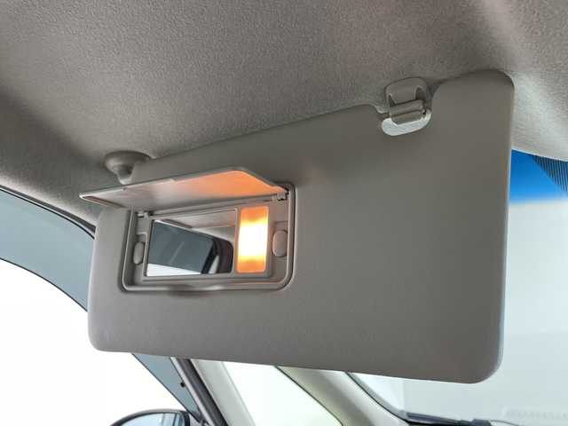 ホンダ フリード ハイブリット G ホンダセンシング 福岡県 2021(令3)年 4.2万km プラチナホワイトパール 純正9インチメモリナビ/・CD/DVD/BT/フルセグTV/・バックモニター/純正フリップダウンモニター/ホンダセンシング/両側パワースライドドア/ETC/ハーフレザーシート/・シートヒーター（D/N)/革巻きステアリング/・ステアリングリモコン/LED/・オートライト/スマートキー/・プッシュスタート/・スペアキー/純正15インチアルミホイール/純正フロアマット/純正ドアバイザー