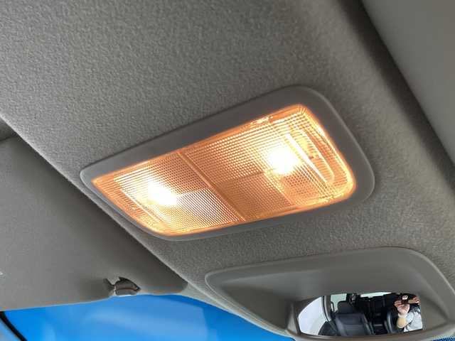 ホンダ フリード ハイブリット G ホンダセンシング 福岡県 2021(令3)年 4.2万km プラチナホワイトパール 純正9インチメモリナビ/・CD/DVD/BT/フルセグTV/・バックモニター/純正フリップダウンモニター/ホンダセンシング/両側パワースライドドア/ETC/ハーフレザーシート/・シートヒーター（D/N)/革巻きステアリング/・ステアリングリモコン/LED/・オートライト/スマートキー/・プッシュスタート/・スペアキー/純正15インチアルミホイール/純正フロアマット/純正ドアバイザー