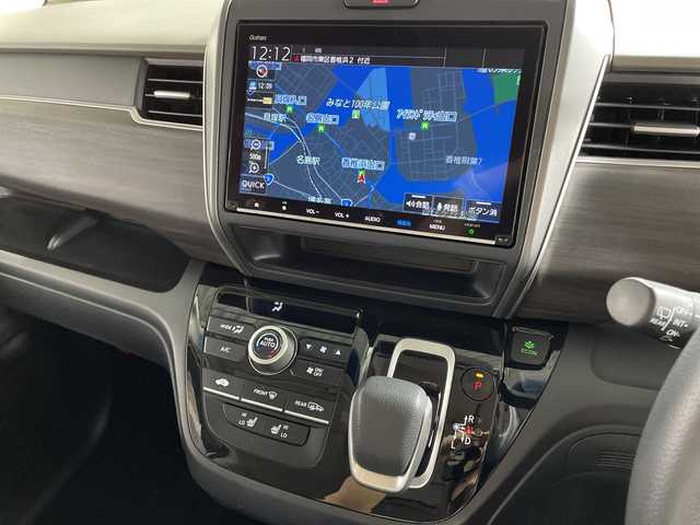 ホンダ フリード ハイブリット G ホンダセンシング 福岡県 2021(令3)年 4.2万km プラチナホワイトパール 純正9インチメモリナビ/・CD/DVD/BT/フルセグTV/・バックモニター/純正フリップダウンモニター/ホンダセンシング/両側パワースライドドア/ETC/ハーフレザーシート/・シートヒーター（D/N)/革巻きステアリング/・ステアリングリモコン/LED/・オートライト/スマートキー/・プッシュスタート/・スペアキー/純正15インチアルミホイール/純正フロアマット/純正ドアバイザー