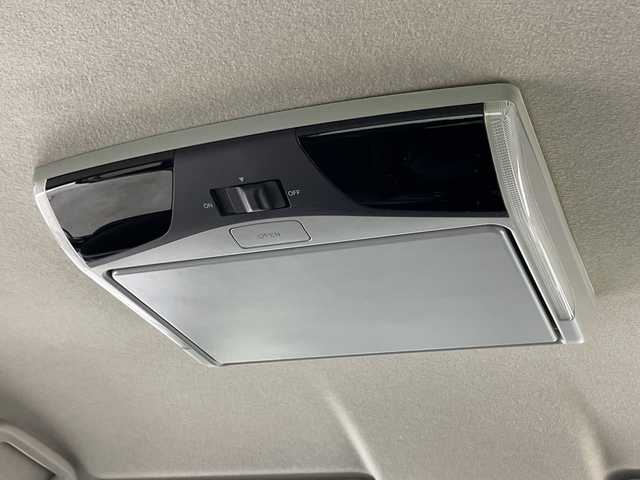 ホンダ フリード ハイブリット G ホンダセンシング 福岡県 2021(令3)年 4.2万km プラチナホワイトパール 純正9インチメモリナビ/・CD/DVD/BT/フルセグTV/・バックモニター/純正フリップダウンモニター/ホンダセンシング/両側パワースライドドア/ETC/ハーフレザーシート/・シートヒーター（D/N)/革巻きステアリング/・ステアリングリモコン/LED/・オートライト/スマートキー/・プッシュスタート/・スペアキー/純正15インチアルミホイール/純正フロアマット/純正ドアバイザー