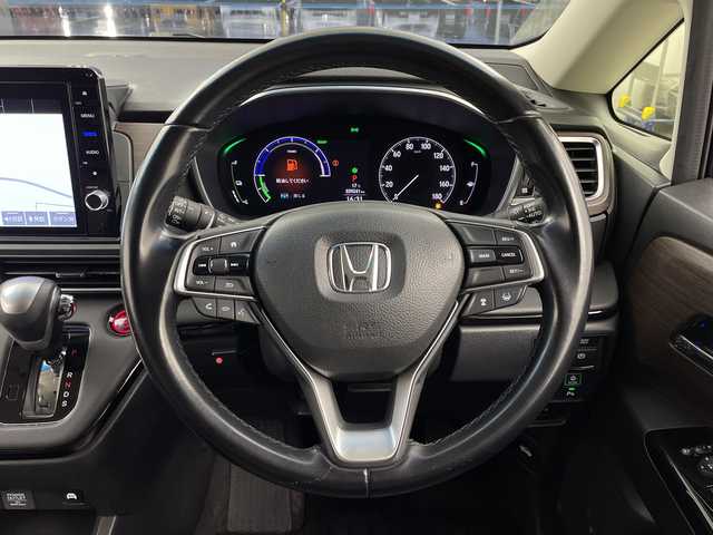 ホンダ オデッセイ ハイブリッド e:HEVアブソルート EX 岐阜県 2021(令3)年 4万km プレミアムヴィーナスブラックP 純正ナビ　/　(AM/FM/CD/DVD/Bluetooth/フルセグTV/AppleCarPlay)/純正フリップダウンモニター/全方位カメラ/衝突軽減ブレーキ/レーンキープアシスト/コーナーセンサー/ブラインドスポットモニター/レーダークルーズコントロール/レザーシート/パワーシート/シートヒーター/両側パワースライドドア/LEDヘッドライト/パワーバックドア/純正ドライブレコーダー前後/ビルトインETC2.0/スペアキー/純正アルミホイール/純正フロアマット/純正ドアバイザー