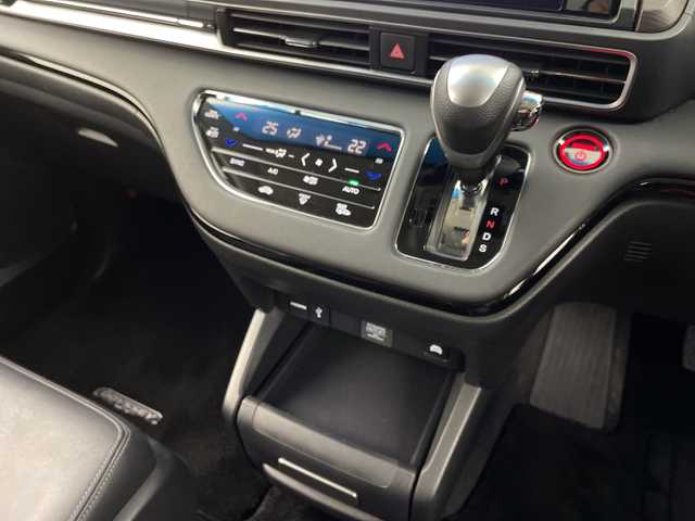 ホンダ オデッセイ ハイブリッド e:HEVアブソルート EX 岐阜県 2021(令3)年 4万km プレミアムヴィーナスブラックP 純正ナビ　/　(AM/FM/CD/DVD/Bluetooth/フルセグTV/AppleCarPlay)/純正フリップダウンモニター/全方位カメラ/衝突軽減ブレーキ/レーンキープアシスト/コーナーセンサー/ブラインドスポットモニター/レーダークルーズコントロール/レザーシート/パワーシート/シートヒーター/両側パワースライドドア/LEDヘッドライト/パワーバックドア/純正ドライブレコーダー前後/ビルトインETC2.0/スペアキー/純正アルミホイール/純正フロアマット/純正ドアバイザー