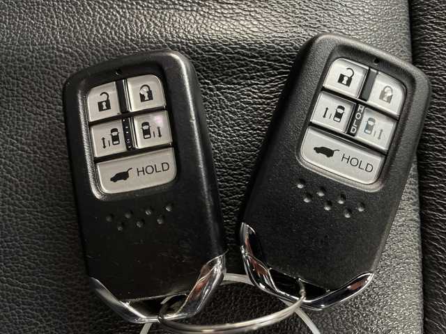 ホンダ オデッセイ ハイブリッド e:HEVアブソルート EX 岐阜県 2021(令3)年 4万km プレミアムヴィーナスブラックP 10インチ純正ナビ　/　(AM/FM/CD/DVD/Bluetooth/フルセグTV/AppleCarPlay)/純正フリップダウンモニター/全方位カメラ/衝突軽減ブレーキ/レーンキープアシスト/コーナーセンサー/ブラインドスポットモニター/レーダークルーズコントロール/レザーシート/パワーシート/シートヒーター/両側パワースライドドア/LEDヘッドライト/パワーバックドア/純正ドライブレコーダー前後/ビルトインETC2.0/スペアキー/純正アルミホイール/純正フロアマット/純正ドアバイザー