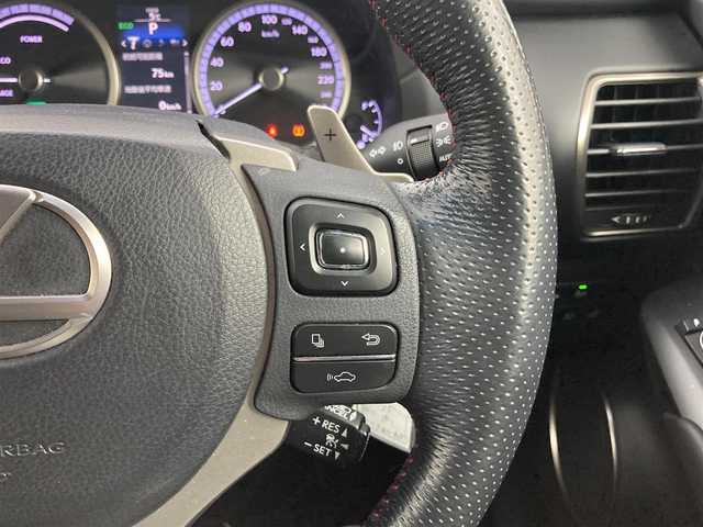 レクサス ＮＸ 300h Fスポーツ 大分県 2015(平27)年 6.2万km レッドマイカクリスタルシャイン 純正SDナビ　フルセグTV Bluetooth Blu-ray DVD再生/パノラミックビューモニター/プリクラッシュセーフティ/ブラインドスポットモニター/レーダークルーズコントロール/オートマチックハイビーム/コーナーセンサー/前席シートベンチレーション・シートヒーター/前席パワーシート/前後ドライブレコーダー/ステアリングヒーター/ステアリングスイッチ/パドルシフト/電子パーキングブレーキ/オートホールド/フロアマット/ドアバイザー/プッシュスタート/スマートキー