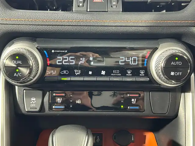 トヨタ ＲＡＶ４ アドベンチャー 佐賀県 2023(令5)年 0.2万km アッシュグレーメタリック/グレイッシュブルー 純正10.5型ナビ/（ＡＭ/ＦＭ/CD/DVD/Bluetooth/フルセグTV）/バックカメラ/クルーズコントロール(追従あり)/前後ドライブレコーダー/衝突被害軽減システム/ビルトインETC/レーンアシスト/コーナーセンサー/シートヒーター/エアシート/LEDヘッドライト/デュアルエアコン/盗難防止装置/横滑り防止装置/オートライト/オートマチックハイビーム/スマートキー/プッシュスタート/純正フロアマット/純正19インチアルミホイール/ステアリングスイッチ/電動格納ミラー