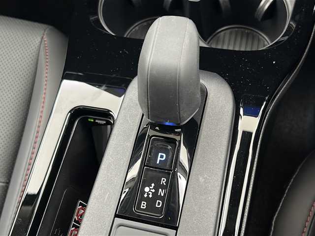 トヨタ プリウス Z 宮城県 2023(令5)年 1.3万km アティチュードブラックマイカ パノラマムーンルーフ/トヨタチームメイト/・アドバンストドライブ/・アドバンスドパーク/パノラミックビューモニター/トヨタセーフティセンス/・プリクラッシュセーフティ/・レーントレーシングアシスト/・レーダークルーズコントロール/・オートハイビーム/・ブラインドスポットモニター/・リアクロストラフィックアラート/・クリアランスソナー/純正12インチディスプレイオーディオ/・ナビゲーション機能あり/・USB.BT.Miracast/フルセグTV/レザーシート/・運転席パワーシート/・前席シートヒーター・エアシート/パワーバックドア/ステアリングヒーター/ステアリングスイッチ/LEDヘッドライト/LEDフォグランプ/ワイヤレス充電/AC1500W充電/電動パーキングブレーキ/オートホールド/純正19インチアルミホイール/純正フロアマット/ドアバイザー