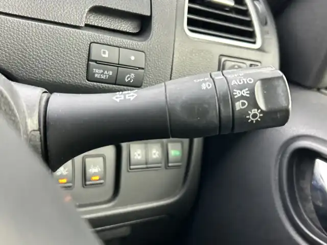 日産 セレナ HWS S HV Vセレ +Sefty 福岡県 2015(平27)年 8.5万km 黒 禁煙車　/両側パワースライドドア　/フリップダウンモニター　/アラウンドビューモニター　/純正ナビ　/フルセグＴＶ/CD/DVD/BT/AUX　/ＥＴＣ　/ＬＥＤライト　/フォグライト　/スマートキー　/クルーズコントロール/クリアランスソナー/スペアキー有り