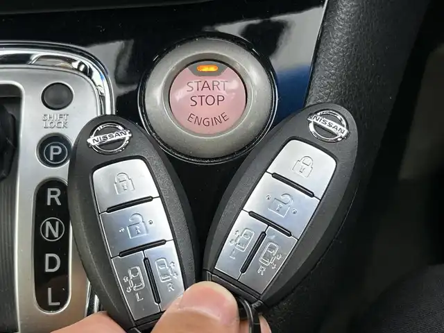 日産 セレナ HWS S HV Vセレ +Sefty 福岡県 2015(平27)年 8.5万km 黒 禁煙車　/両側パワースライドドア　/フリップダウンモニター　/アラウンドビューモニター　/純正ナビ　/フルセグＴＶ/CD/DVD/BT/AUX　/ＥＴＣ　/ＬＥＤライト　/フォグライト　/スマートキー　/クルーズコントロール/クリアランスソナー/スペアキー有り