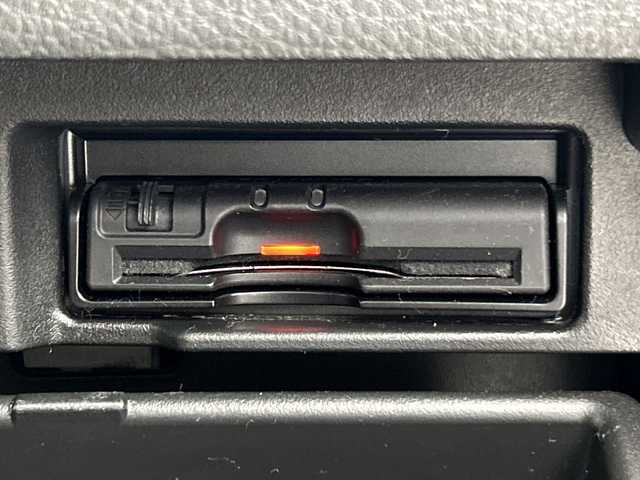 日産 セレナ ハイウェイスター S HV Vセレ 愛知県 2013(平25)年 6.2万km ブリリアントホワイトパール 禁煙車/純正7インチナビ/（CD/DVD/Bluetooth/ワンセグTV/SD)/バックカメラ/フリップダウンモニター/サンルーフ/クルーズコントロール/ドライブレコーダー/ETC/両側パワースライドドア/純正16インチアルミホイール/純正フロアマット/スマートキー/プッシュスタート/横滑り防止装置/オートエアコン