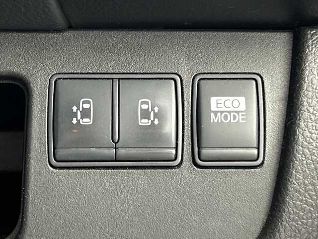 日産 セレナ ハイウェイスター S HV Vセレ 愛知県 2013(平25)年 6.2万km ブリリアントホワイトパール 禁煙車/純正7インチナビ/（CD/DVD/Bluetooth/ワンセグTV/SD)/バックカメラ/フリップダウンモニター/サンルーフ/クルーズコントロール/ドライブレコーダー/ETC/両側パワースライドドア/純正16インチアルミホイール/純正フロアマット/スマートキー/プッシュスタート/横滑り防止装置/オートエアコン