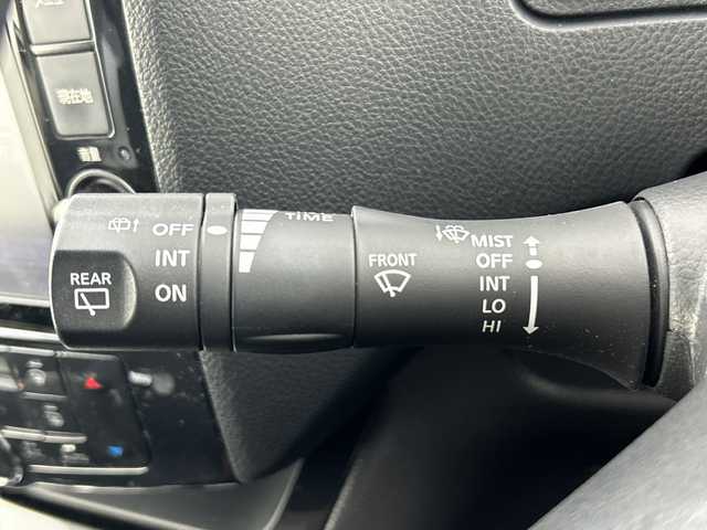 日産 セレナ ハイウェイスター S HV Vセレ 愛知県 2013(平25)年 6.2万km ブリリアントホワイトパール 禁煙車/純正7インチナビ/（CD/DVD/Bluetooth/ワンセグTV/SD)/バックカメラ/フリップダウンモニター/サンルーフ/クルーズコントロール/ドライブレコーダー/ETC/両側パワースライドドア/純正16インチアルミホイール/純正フロアマット/スマートキー/プッシュスタート/横滑り防止装置/オートエアコン