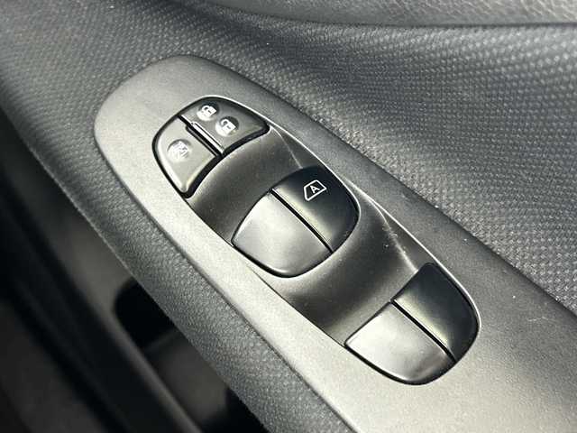 日産 セレナ ハイウェイスター S HV Vセレ 愛知県 2013(平25)年 6.2万km ブリリアントホワイトパール 禁煙車/純正7インチナビ/（CD/DVD/Bluetooth/ワンセグTV/SD)/バックカメラ/フリップダウンモニター/サンルーフ/クルーズコントロール/ドライブレコーダー/ETC/両側パワースライドドア/純正16インチアルミホイール/純正フロアマット/スマートキー/プッシュスタート/横滑り防止装置/オートエアコン