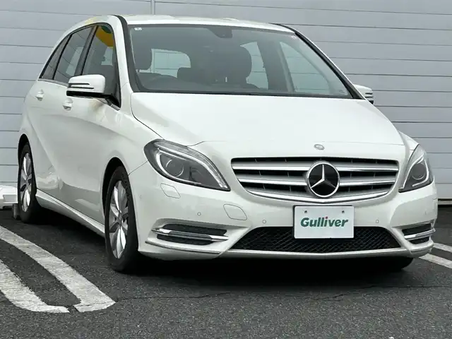 メルセデス・ベンツ Ｂ１８０ 埼玉県 2014(平26)年 15.9万km カルサイトホワイト 純正ナビ/　(FM/AM)/バックカメラ/フルセグ/ETC/クリアランスソナー/パドルシフト/電子パーキングシステム/オートLEDライト/純正フロアマット/盗難防止装置/純正16インチアルミホイール
