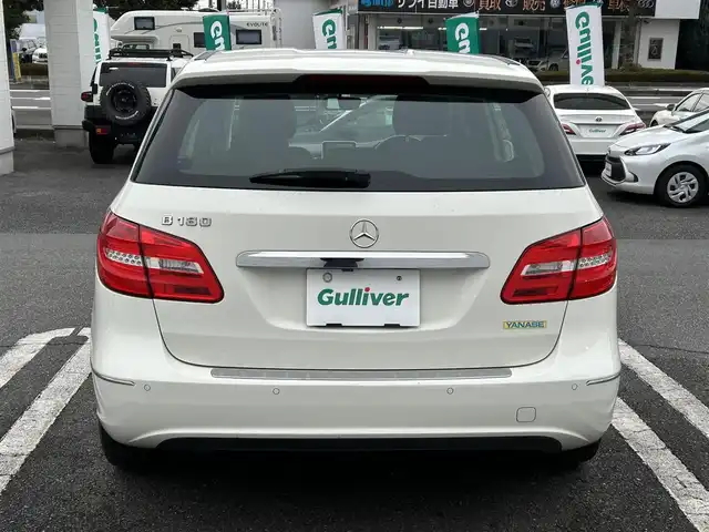 メルセデス・ベンツ Ｂ１８０ 埼玉県 2014(平26)年 15.9万km カルサイトホワイト 純正ナビ/　(FM/AM)/バックカメラ/フルセグ/ETC/クリアランスソナー/パドルシフト/電子パーキングシステム/オートLEDライト/純正フロアマット/盗難防止装置/純正16インチアルミホイール