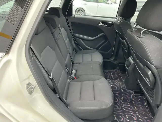 メルセデス・ベンツ Ｂ１８０ 埼玉県 2014(平26)年 15.9万km カルサイトホワイト 純正ナビ/　(FM/AM)/バックカメラ/フルセグ/ETC/クリアランスソナー/パドルシフト/電子パーキングシステム/オートLEDライト/純正フロアマット/盗難防止装置/純正16インチアルミホイール