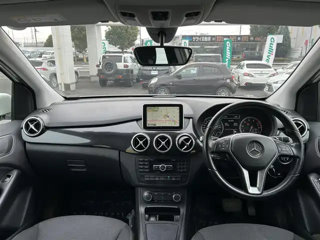 メルセデス・ベンツ Ｂ１８０ 埼玉県 2014(平26)年 15.9万km カルサイトホワイト 純正ナビ/　(FM/AM)/バックカメラ/フルセグ/ETC/クリアランスソナー/パドルシフト/電子パーキングシステム/オートLEDライト/純正フロアマット/盗難防止装置/純正16インチアルミホイール