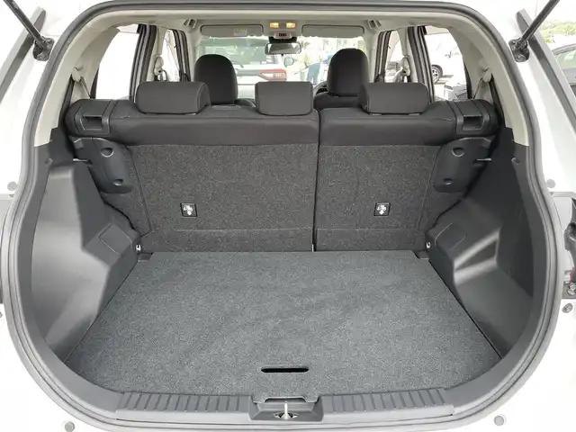 トヨタ ライズ Z 佐賀県 2022(令4)年 5.8万km シャイニングホワイトパール 純正SDナビゲーション/・フルセグTV/CD/DVD/SD/Bluetooth/バックカメラ/ビルトインETC/電子パーキングブレーキ/・AUTO HOLD機能/100V電源/DN席シートヒーター/ISOFIX対応/革巻きステアリング/ステアリングリモコン/純正17インチアルミホイール/純正LEDヘッドライト/・オートマチックハイビーム/純正LEDフォグランプ/リヤフォグランプ/純正フロアマット/純正ドアバイザ―/新車保証書/スペアキー１本/スマートアシスト/・レーダークルーズコントロール/・先行車発進お知らせ機能/・衝突被害軽減ブレーキ/・車線逸脱警報機能/・標識認識機能/・クリアランスソナー/・ふらつき警報