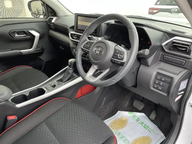 トヨタ ライズ Z 佐賀県 2022(令4)年 5.8万km シャイニングホワイトパール 純正SDナビゲーション/・フルセグTV/CD/DVD/SD/Bluetooth/バックカメラ/ビルトインETC/電子パーキングブレーキ/・AUTO HOLD機能/100V電源/DN席シートヒーター/ISOFIX対応/革巻きステアリング/ステアリングリモコン/純正17インチアルミホイール/純正LEDヘッドライト/・オートマチックハイビーム/純正LEDフォグランプ/リヤフォグランプ/純正フロアマット/純正ドアバイザ―/新車保証書/スペアキー１本/スマートアシスト/・レーダークルーズコントロール/・先行車発進お知らせ機能/・衝突被害軽減ブレーキ/・車線逸脱警報機能/・標識認識機能/・クリアランスソナー/・ふらつき警報