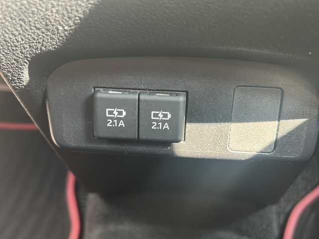 トヨタ シエンタ ハイブリッド G 愛知県 2019(平31)年 8.7万km ブラックマイカ 登録時走行距離86747km/純正7インチSDナビ/(Bluetooth/フルセグTV/DVD)/パラノミックビューモニター/ドラレコ前後/クリアランスソナー/トヨタセーフティーセンス/プリクラッシュセーフティー/レーンディパーチャーアラート/誤発信抑制機能/オートマチックハイビーム/レーダークルーズコントロール/両側パワスラ/R15インチスタッドレスタイヤ×4積み込み/ビルドイン2.0ETC/ステアリングスイッチ/2.1Aアクセサリー×2/純正ドアバイザー/純正フロアマット/プッシュスタート/スマートキー/(スペアキー×1)/取説/保証書