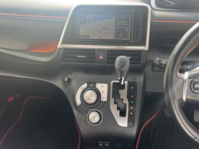 トヨタ シエンタ ハイブリッド G 愛知県 2019(平31)年 8.7万km ブラックマイカ 登録時走行距離86747km/純正7インチSDナビ/(Bluetooth/フルセグTV/DVD)/パラノミックビューモニター/ドラレコ前後/クリアランスソナー/トヨタセーフティーセンス/プリクラッシュセーフティー/レーンディパーチャーアラート/誤発信抑制機能/オートマチックハイビーム/レーダークルーズコントロール/両側パワスラ/R15インチスタッドレスタイヤ×4積み込み/ビルドイン2.0ETC/ステアリングスイッチ/2.1Aアクセサリー×2/純正ドアバイザー/純正フロアマット/プッシュスタート/スマートキー/(スペアキー×1)/取説/保証書