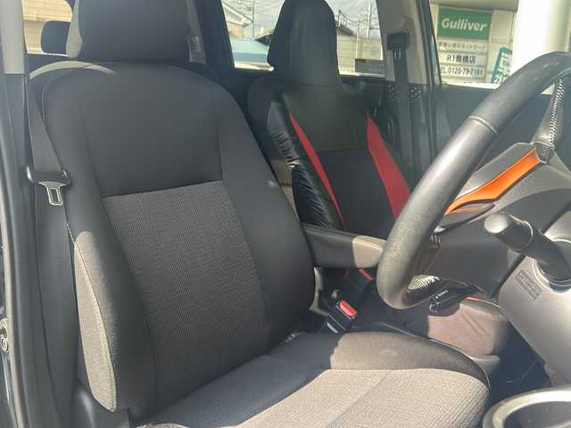 トヨタ シエンタ ハイブリッド G 愛知県 2019(平31)年 8.7万km ブラックマイカ 登録時走行距離86747km/純正7インチSDナビ/(Bluetooth/フルセグTV/DVD)/パラノミックビューモニター/ドラレコ前後/クリアランスソナー/トヨタセーフティーセンス/プリクラッシュセーフティー/レーンディパーチャーアラート/誤発信抑制機能/オートマチックハイビーム/レーダークルーズコントロール/両側パワスラ/R15インチスタッドレスタイヤ×4積み込み/ビルドイン2.0ETC/ステアリングスイッチ/2.1Aアクセサリー×2/純正ドアバイザー/純正フロアマット/プッシュスタート/スマートキー/(スペアキー×1)/取説/保証書