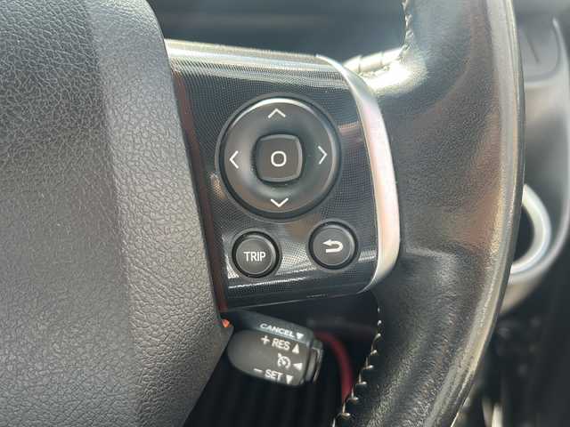 トヨタ シエンタ ハイブリッド G 愛知県 2019(平31)年 8.7万km ブラックマイカ 登録時走行距離86747km/純正7インチSDナビ/(Bluetooth/フルセグTV/DVD)/パラノミックビューモニター/ドラレコ前後/クリアランスソナー/トヨタセーフティーセンス/プリクラッシュセーフティー/レーンディパーチャーアラート/誤発信抑制機能/オートマチックハイビーム/レーダークルーズコントロール/両側パワスラ/R15インチスタッドレスタイヤ×4積み込み/ビルドイン2.0ETC/ステアリングスイッチ/2.1Aアクセサリー×2/純正ドアバイザー/純正フロアマット/プッシュスタート/スマートキー/(スペアキー×1)/取説/保証書