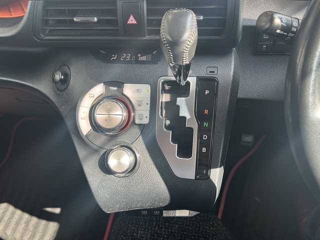 トヨタ シエンタ ハイブリッド G 愛知県 2019(平31)年 8.7万km ブラックマイカ 登録時走行距離86747km/純正7インチSDナビ/(Bluetooth/フルセグTV/DVD)/パラノミックビューモニター/ドラレコ前後/クリアランスソナー/トヨタセーフティーセンス/プリクラッシュセーフティー/レーンディパーチャーアラート/誤発信抑制機能/オートマチックハイビーム/レーダークルーズコントロール/両側パワスラ/R15インチスタッドレスタイヤ×4積み込み/ビルドイン2.0ETC/ステアリングスイッチ/2.1Aアクセサリー×2/純正ドアバイザー/純正フロアマット/プッシュスタート/スマートキー/(スペアキー×1)/取説/保証書