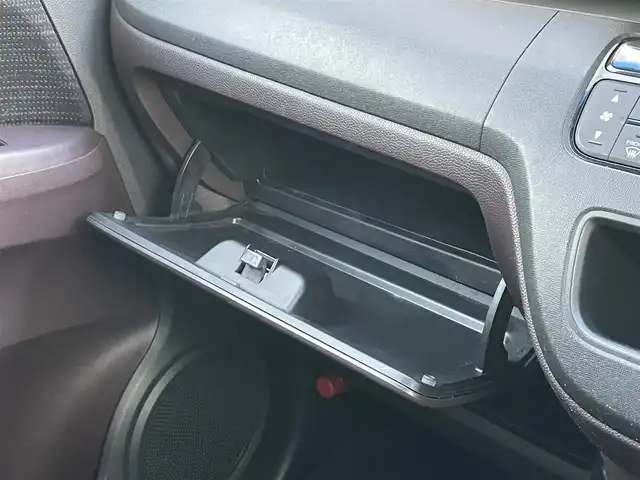 ホンダ Ｎ ＯＮＥ プレミアム 静岡県 2016(平28)年 4.7万km ミラノレッド 衝突軽減Ｂ　/Ｇａｔｈｅｒｓナビ（VXM-165VFi）/地デジ　/Ｂカメラ　/革巻きステアリング　/ステアリングスイッチ　/オートライト　/ハーフレザーシート　/ビルトインＥＴＣ　/純正１４インチＡＷ　/ＩＳＯＦＩＸ　/スペアキー　/保証書/取説