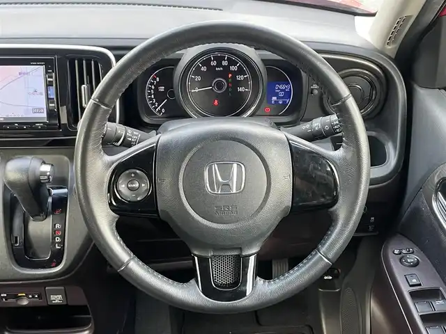 ホンダ Ｎ ＯＮＥ プレミアム 静岡県 2016(平28)年 4.7万km ミラノレッド 衝突軽減Ｂ　/Ｇａｔｈｅｒｓナビ（VXM-165VFi）/地デジ　/Ｂカメラ　/革巻きステアリング　/ステアリングスイッチ　/オートライト　/ハーフレザーシート　/ビルトインＥＴＣ　/純正１４インチＡＷ　/ＩＳＯＦＩＸ　/スペアキー　/保証書/取説