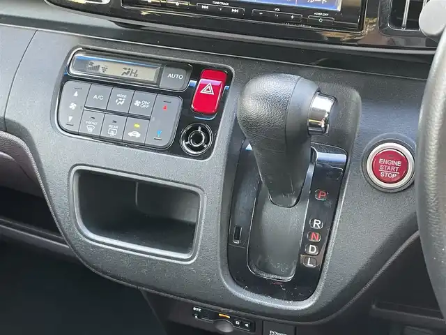 ホンダ Ｎ ＯＮＥ プレミアム 静岡県 2016(平28)年 4.7万km ミラノレッド 衝突軽減Ｂ　/Ｇａｔｈｅｒｓナビ（VXM-165VFi）/地デジ　/Ｂカメラ　/革巻きステアリング　/ステアリングスイッチ　/オートライト　/ハーフレザーシート　/ビルトインＥＴＣ　/純正１４インチＡＷ　/ＩＳＯＦＩＸ　/スペアキー　/保証書/取説