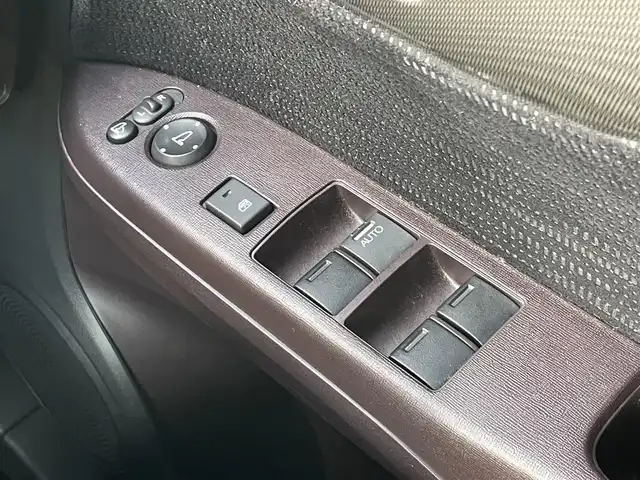 ホンダ Ｎ ＯＮＥ プレミアム 静岡県 2016(平28)年 4.7万km ミラノレッド 衝突軽減Ｂ　/Ｇａｔｈｅｒｓナビ（VXM-165VFi）/地デジ　/Ｂカメラ　/革巻きステアリング　/ステアリングスイッチ　/オートライト　/ハーフレザーシート　/ビルトインＥＴＣ　/純正１４インチＡＷ　/ＩＳＯＦＩＸ　/スペアキー　/保証書/取説