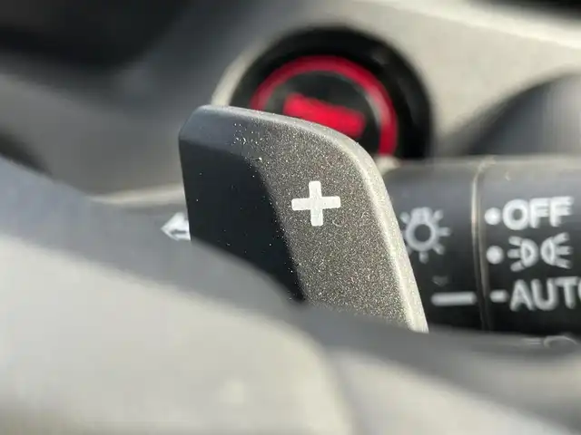 ホンダ ヴェゼル ハイブリッド e:HEV Z 兵庫県 2023(令5)年 3.5万km メテオロイドグレーメタリック 純正ナビ/フルセグTV/Bluetoothオーディオ/CD／DVD/バックカメラ/ステアリングリモコン/クルーズコントロール（追従あり）/パワーバックドア/ハーフレザーシート/シートヒーター/ドアバイザー/純正ゴムマット/パドルシフト/ステアリングヒーター