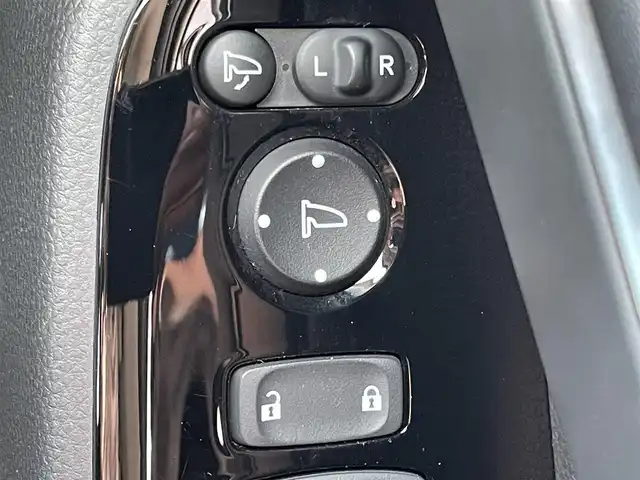 ホンダ ヴェゼル ハイブリッド e:HEV Z 兵庫県 2023(令5)年 3.5万km メテオロイドグレーメタリック 純正ナビ/フルセグTV/Bluetoothオーディオ/CD／DVD/バックカメラ/ステアリングリモコン/クルーズコントロール（追従あり）/パワーバックドア/ハーフレザーシート/シートヒーター/ドアバイザー/純正ゴムマット/パドルシフト/ステアリングヒーター