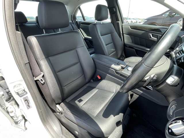 メルセデス・ベンツ Ｅ３００ アバンギャルド 滋賀県 2009(平21)年 9.1万km イリジウムシルバー 純正HDDナビ/・フルセグTV/・CD DVD/・Bluetooth/バックカメラ/メモリ付きパワーシート/シートヒーター/クルーズコントロール/ETC/プッシュスタート/スマートキー×２/革巻きステアリング/ステアリングリモコン/パドルシフト/電格ミラー/ウインカーミラー/HIDヘッドライト/フォグライト/純正フロアマット