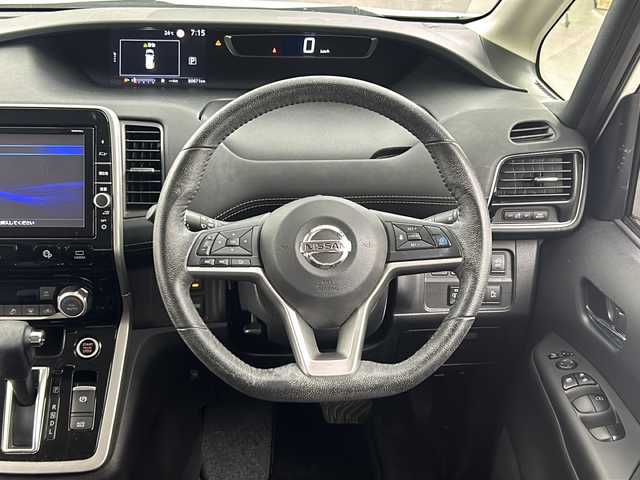 日産 セレナ ハイウェイスターVセレクションⅡ 兵庫県 2019(令1)年 8.1万km ブリリアントホワイトパール ・純正9インチナビ&TV&Bluetooth&DVD&CD&SD/・純正フリップダウンモニター/・両側パワースライドドア/・セーフティーパックB/・プロパイロット/・デジタルインナーミラー/・前方ドライブレコーダー/・ETC２．０/・電動パーキング/・オートブレーキホールド/・フロアマット/・前後コーナーセンサー/・衝突軽減ブレーキ/・レーンキープアシスト/・レーダークルーズコントロール/・スマートキー/・プッシュスタート/・LEDライト/・LEDフォグ/・オートライト/・純正16インチアルミホイール