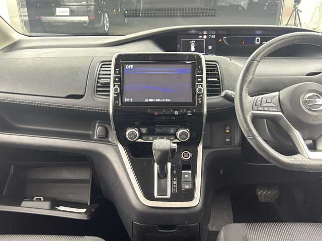 日産 セレナ ハイウェイスターVセレクションⅡ 兵庫県 2019(令1)年 8.1万km ブリリアントホワイトパール ・純正9インチナビ&TV&Bluetooth&DVD&CD&SD/・純正フリップダウンモニター/・両側パワースライドドア/・セーフティーパックB/・プロパイロット/・デジタルインナーミラー/・前方ドライブレコーダー/・ETC２．０/・電動パーキング/・オートブレーキホールド/・フロアマット/・前後コーナーセンサー/・衝突軽減ブレーキ/・レーンキープアシスト/・レーダークルーズコントロール/・スマートキー/・プッシュスタート/・LEDライト/・LEDフォグ/・オートライト/・純正16インチアルミホイール