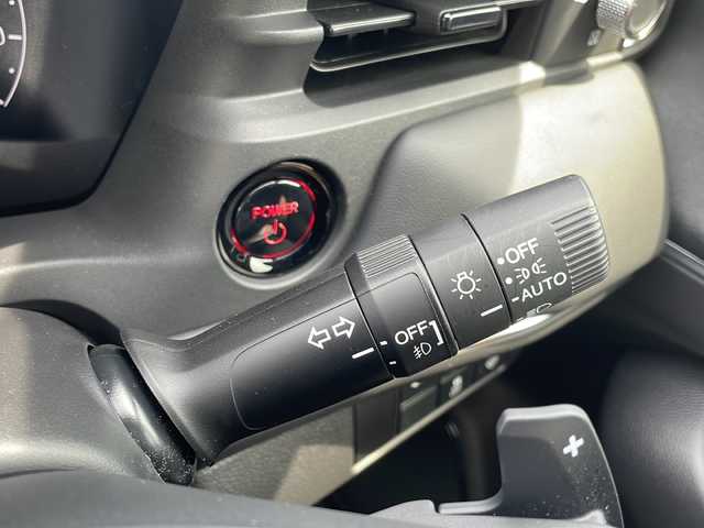 ホンダ ヴェゼル ハイブリッド e:HEV Z 青森県 2023(令5)年 2.2万km プラチナホワイトパール 4WD/ホンダコネクト純正9インチナビ・フルセグTV/BT/AppleCarPlay/iPod/マルチビューカメラ/合皮コンビシート/前席シートヒーター/ステアリングヒーター/ハンズフリーパワーバックドア/ワイヤレス充電器/前後ドライブレコーダー/ワイパーデアイサー/パドルシフト/ホンダセンシング/衝突軽減ブレーキ/追従クルーズコントロール/レーンキープアシスト/オートハイビーム/パーキングセンサー/ビルトインETC2.0/前後席USBジャック/フルLEDヘッドライト/純正18インチアルミ/純正フロアマット