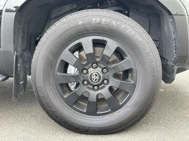 トヨタ ランドクルーザー ２５０ VX ファーストエディション 岩手県 2024(令6)年 1.4万km ブラック 禁煙車/サンルーフ/パノラミックビューモニター/デジタルインナーミラー/トヨタセーフティセンス/・プリクラッシュセーフティ/・レーンディパーチャーアラート/・ブラインドスポットモニター/・プロアクティブドライビングアシスト/・クリアランスソナー/・リヤクロストラフィックアラート/・リヤカメラディテクション/・ロードサインアシスト/・レーダークルーズコントロール/純正Tコネクトナビ/→フルセグTV/Bluetooth/Apple Car Play/Android Auto/FM/AM/USB/HDMI/Miracast/ビルトインETC2.0/パワーバックドア/革巻きステアリング/ステアリングスイッチ/ステアリングヒーター/ブラウンレザーシート/前席シートヒーター/前席シートベンチレーション/運転席パワーシート/電子パーキング/ブレーキオートホールド/〇プッシュスタート/〇スマートキー/オートライト/LEDヘッドライト/フォグランプ/オートマチックハイビーム/〇純正18インチAW/〇純正フロアマット/〇純正ドアバイザー/〇電動格納ウィンカーミラー/横滑り防止機能