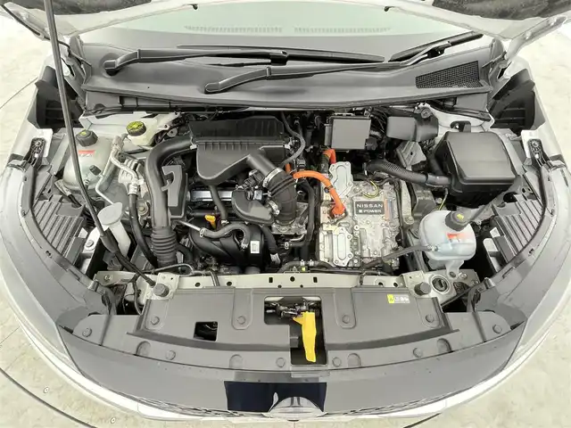 日産 ノート X 千葉県 2022(令4)年 4万km ピュアホワイトパール 衝突軽減ブレーキ/純正9型ナビ/アラウンドビューモニター/フルセグTV/Bluetooth接続/USB端子/置くだけ充電/プロパイロット/レーダークルーズコントロール/インテリジェントルームミラー/横滑り防止機能/ETC/オートライト/オートブレーキホールド/電動サイドブレーキ/ステアリングスイッチ/純正ホイールキャップ/純正フロアマット/スマートキー/スペアキー1本