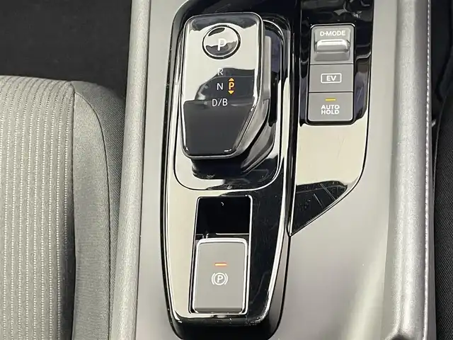 日産 ノート X 千葉県 2022(令4)年 4万km ピュアホワイトパール 衝突軽減ブレーキ/純正9型ナビ/アラウンドビューモニター/フルセグTV/Bluetooth接続/USB端子/置くだけ充電/プロパイロット/レーダークルーズコントロール/インテリジェントルームミラー/横滑り防止機能/ETC/オートライト/オートブレーキホールド/電動サイドブレーキ/ステアリングスイッチ/純正ホイールキャップ/純正フロアマット/スマートキー/スペアキー1本